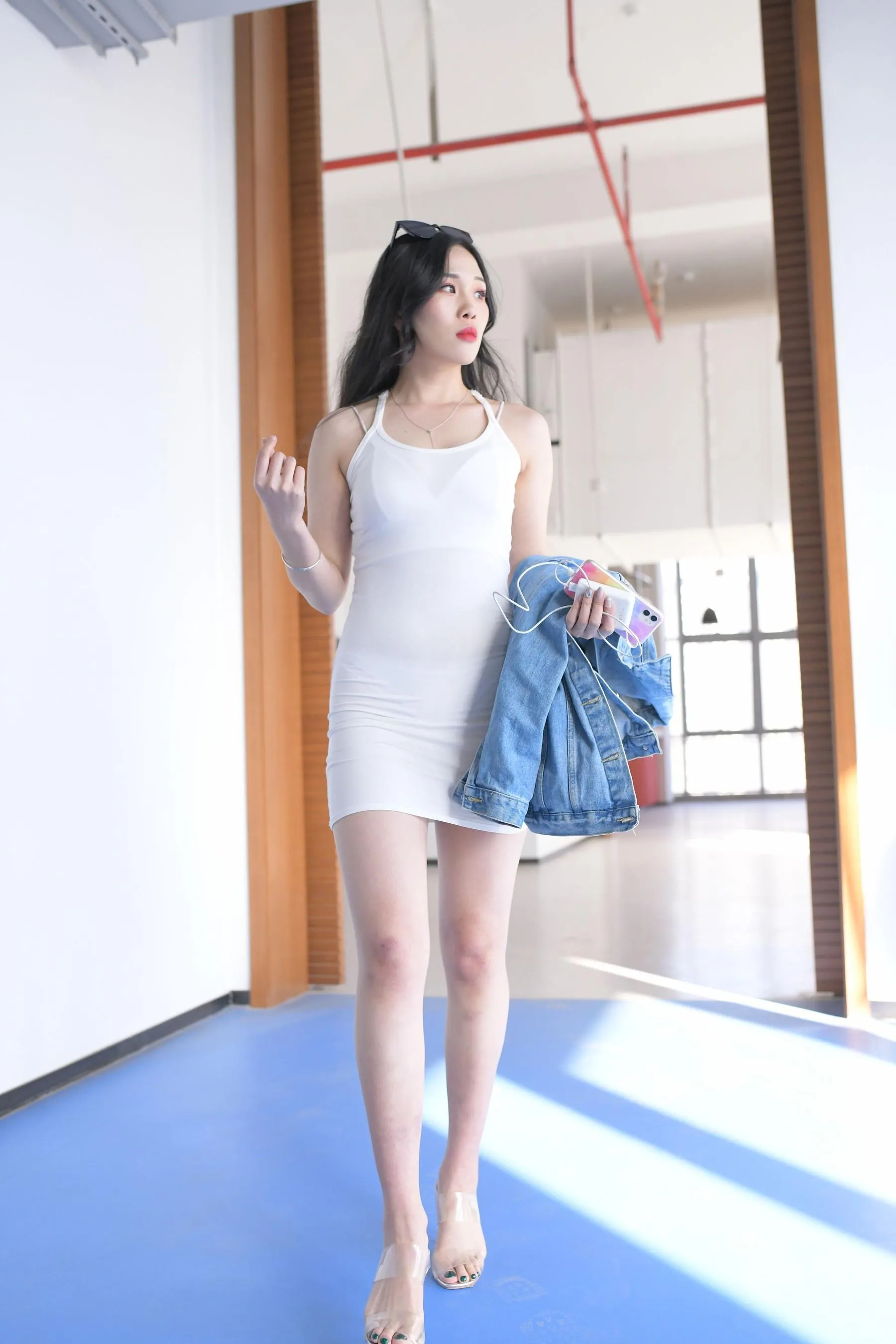 [魔镜街拍] NO.014 超性感白色包臀裙美女 [490P]插图9